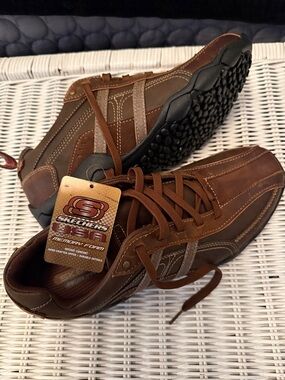 Skechers Men’s Brown Leather Athletic Lace-Up Sneakers